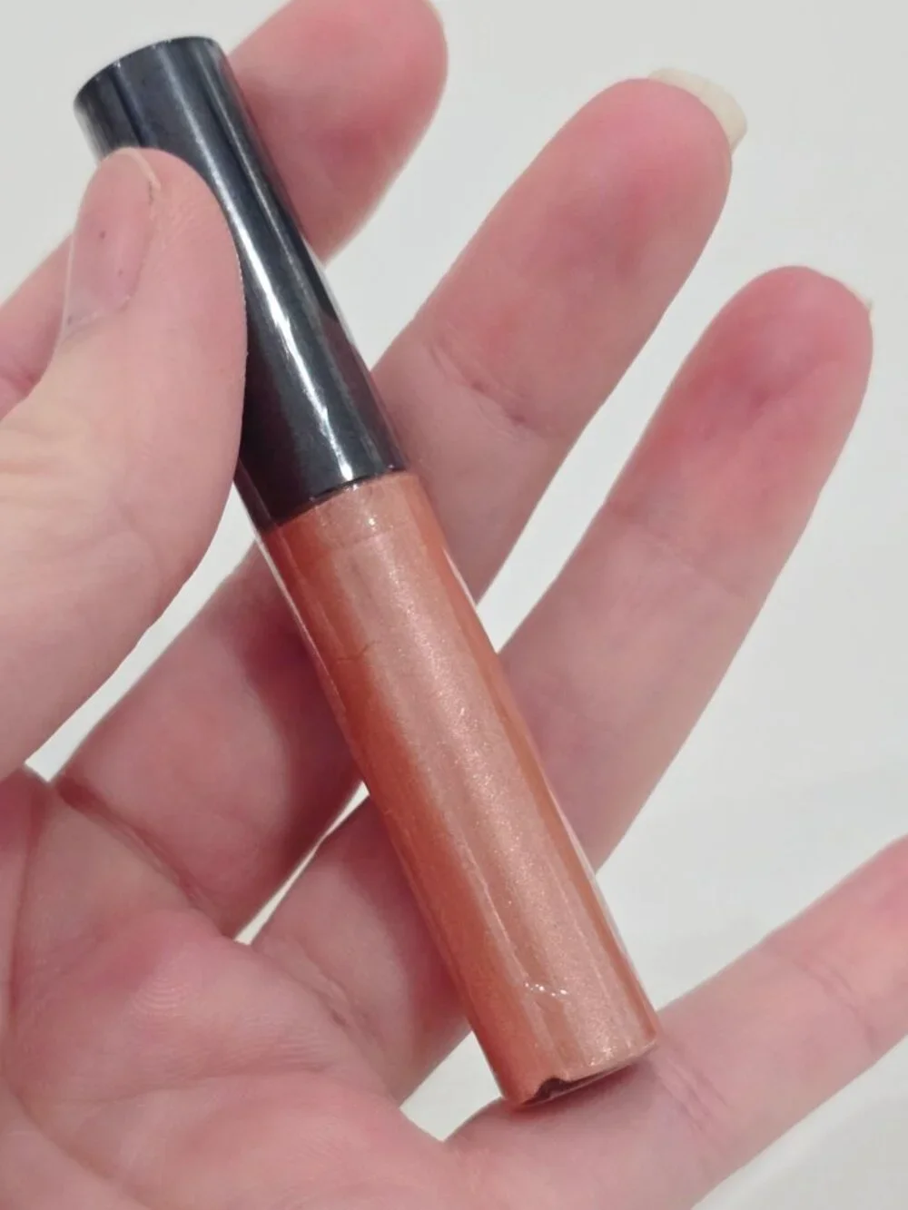 ULTA ✦ Mineral Lip Gloss ✦ Sheer Opal Shimmering Hydrating Gloss Balm NWT